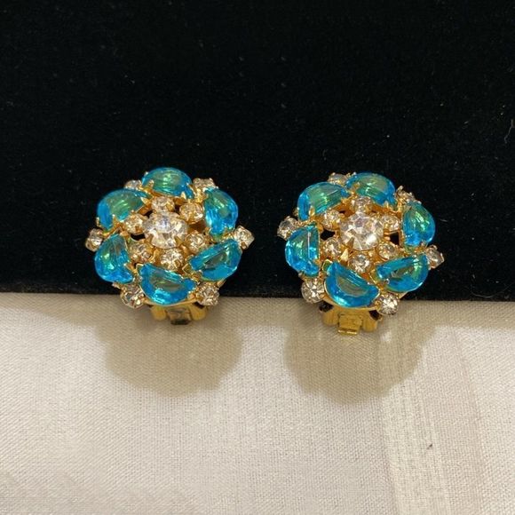 Vintage Freirich Rhinestone Earrings - Picture 7 of 9